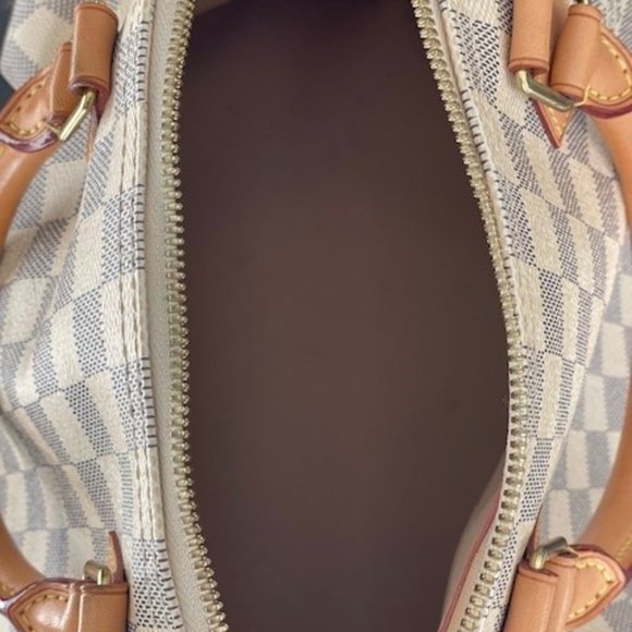 Louis Vuitton - Picture 6 of 6